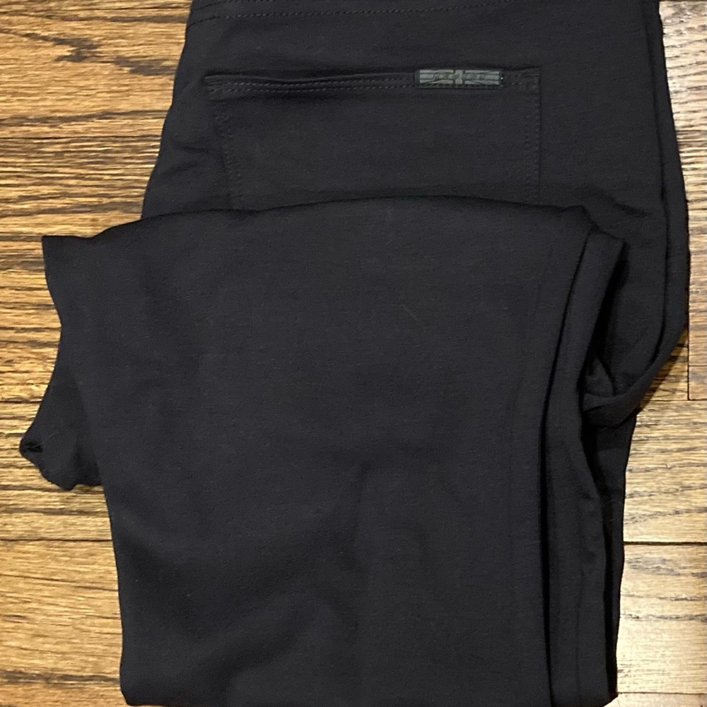 Authentic NWT Hudson Natalie skinny ankle